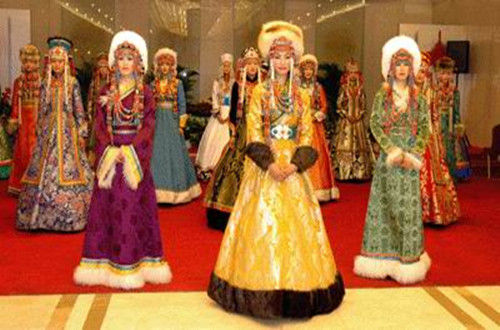 蒙古族人民穿在身上的文化之绚丽多彩蒙古袍_