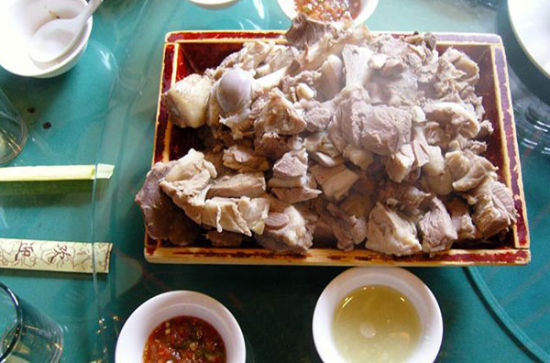 来呼和浩特品内蒙古特色美食--手把肉_新浪内蒙古旅游_新浪内蒙古